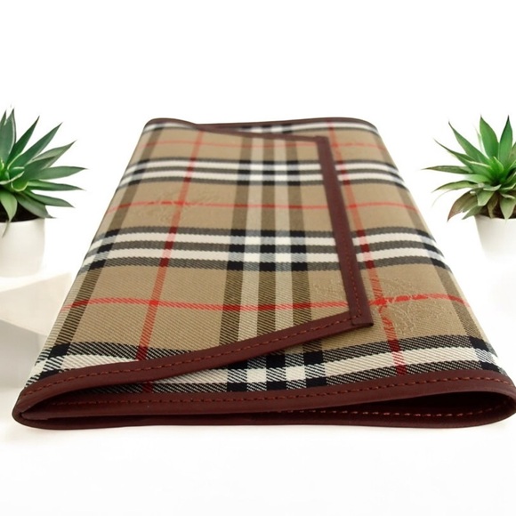 Burberry Nova Check Jacquard/Leather Passport/Book Cover 😍 - Picture 6 of 8